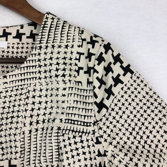 CAbi Women's Size Small #931 Coupe Black White Print Short Sleeve Bomber Jacket - Picture 3 of 12